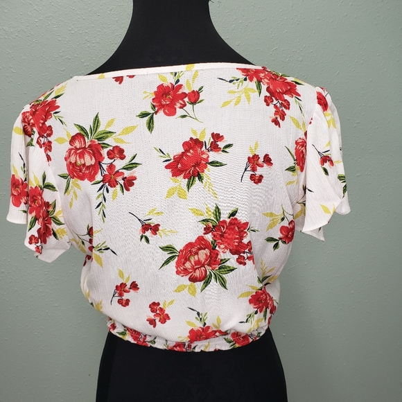 Ambiance Crop Blouse Floral Smocked Hem Size Medium - Picture 6 of 8